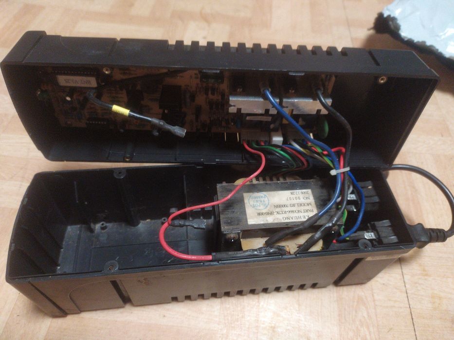 Істочник безперебійного живлення Powercom AC  FUSET 4 A 250V BNT-600A