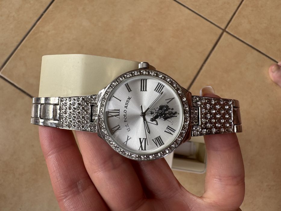 часы женские U.S Polo assn с камнями