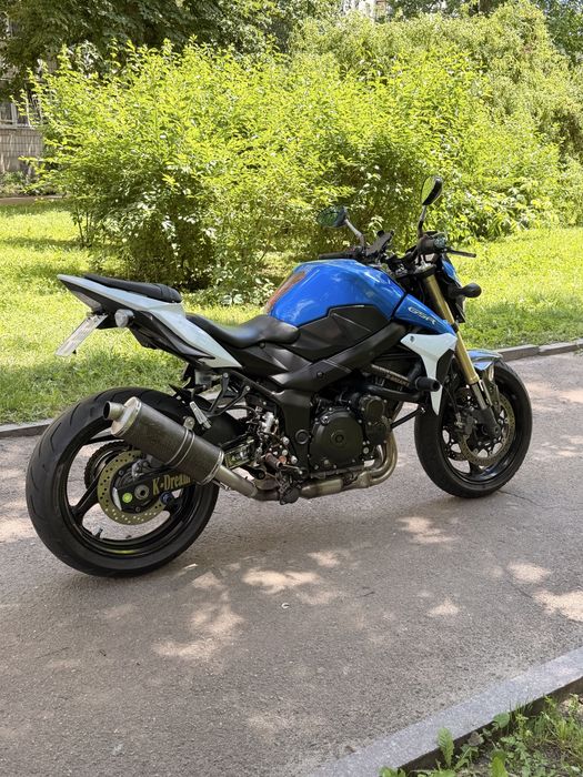 мотоцикл Suzuki gsr 750