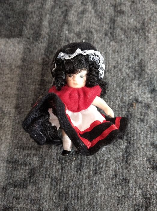 Вінтаж ляльковий дім