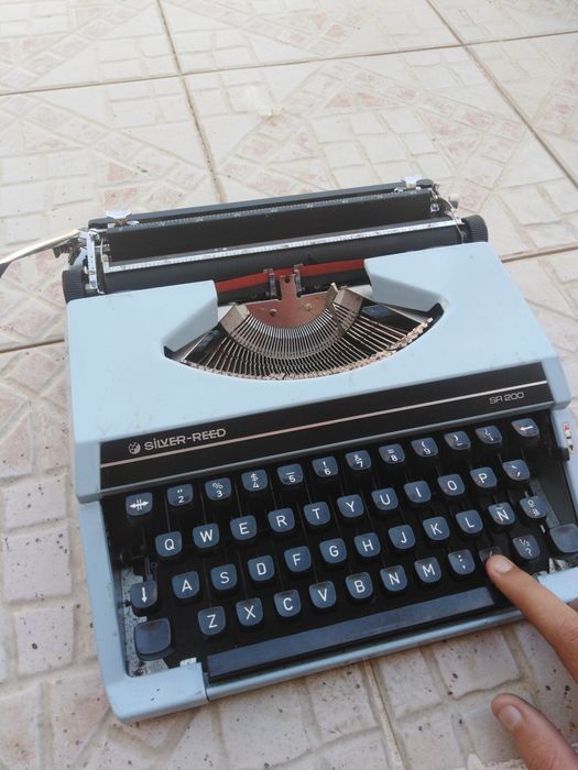 Máquina de escrever antiga