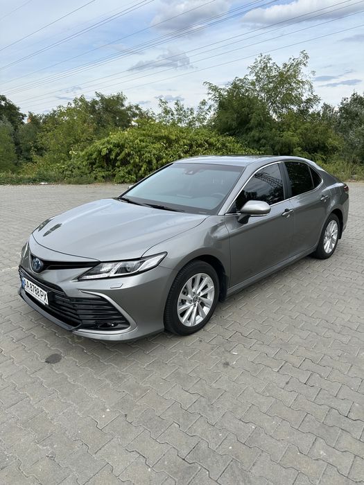 Продам офіційну Toyota Camry 2.5 гібрид
