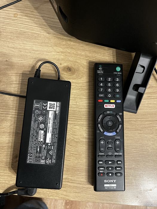 Telewizor Sony Bravia model KDL-32WD755