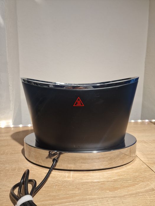 Тостер Bugatti Volo чорного кольору