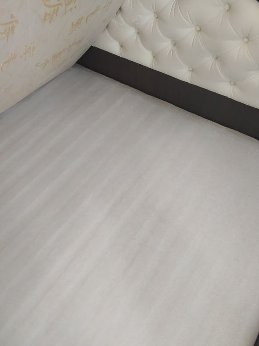 Продам кровать с матрасом