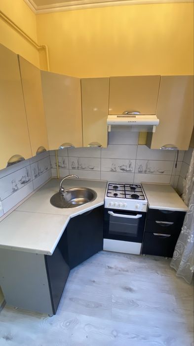 Здається 1км в центрі 250$.