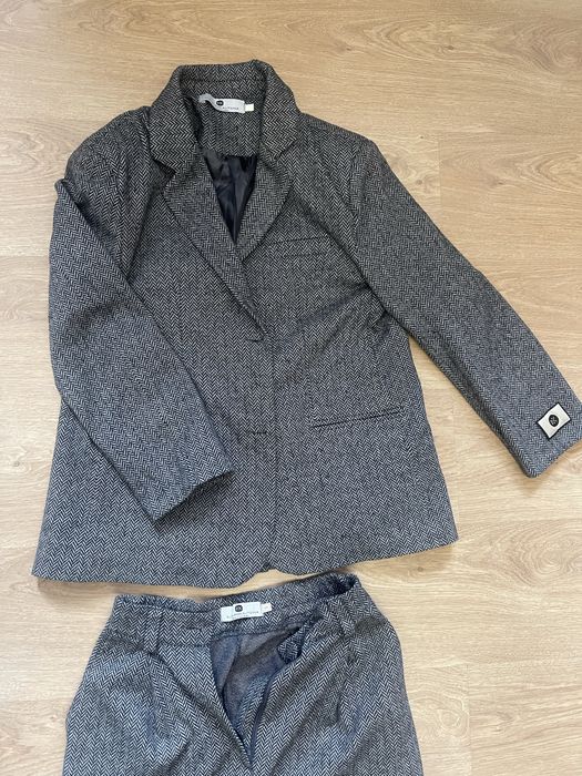 Костюми в гарному стані кожен 850 грн