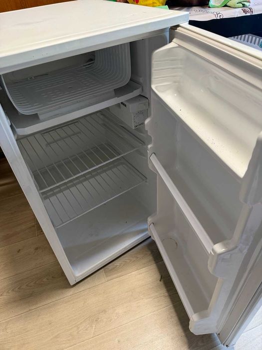 Продам невеликий холодильник "LG"