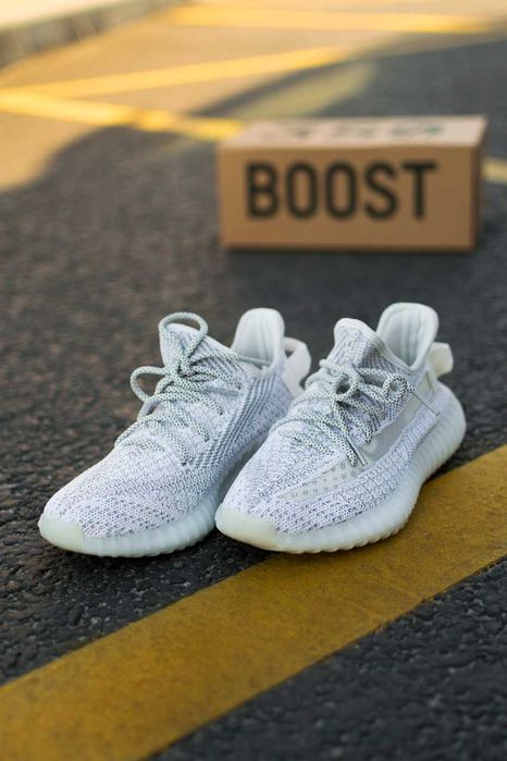 Женские кроссовки Adidas Yeezy 350 Static Reflective. Размеры 36-41