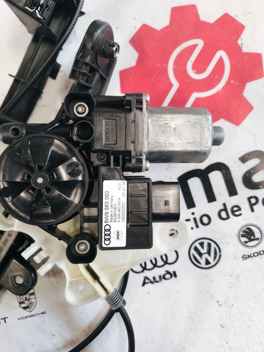 Motor Elétrico da Chapeleira da Mala AUDI A4 B9