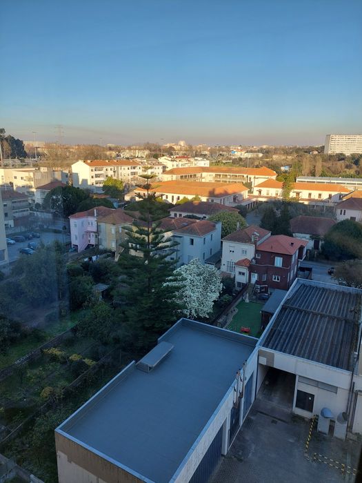 Alugo quarto no porto, perto da rotunda da boavista