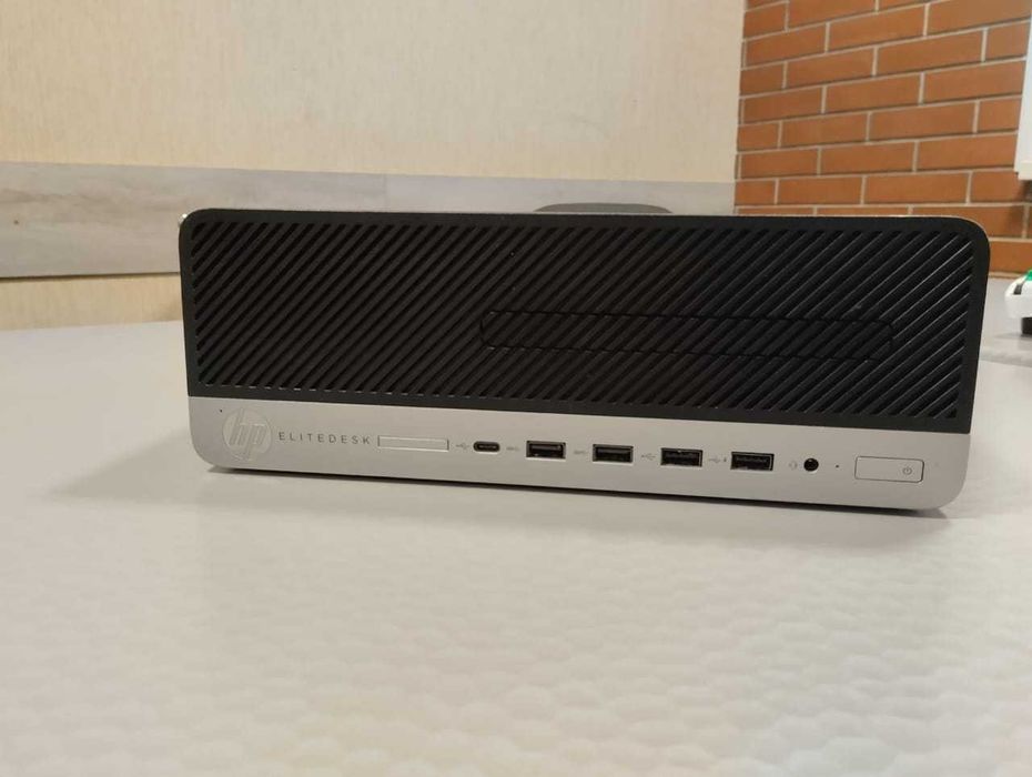 Системний блок HP EliteDesk 705 G5 AMD A10/4 ядра,8Гб DDR4,Radeon R7