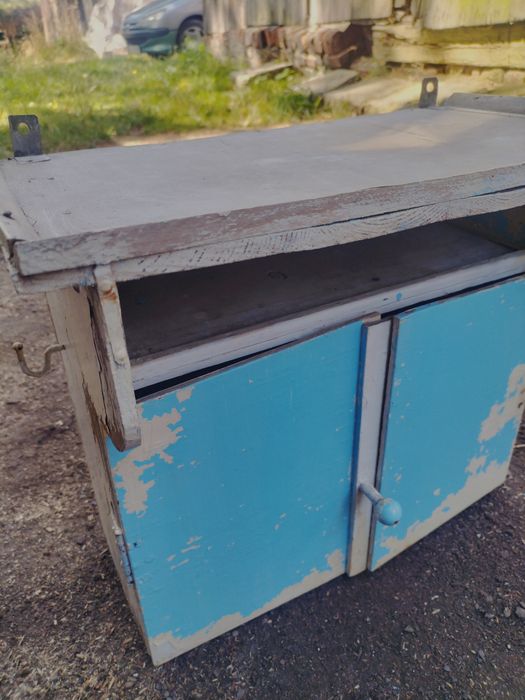 Szafeczka sanitarna PRL