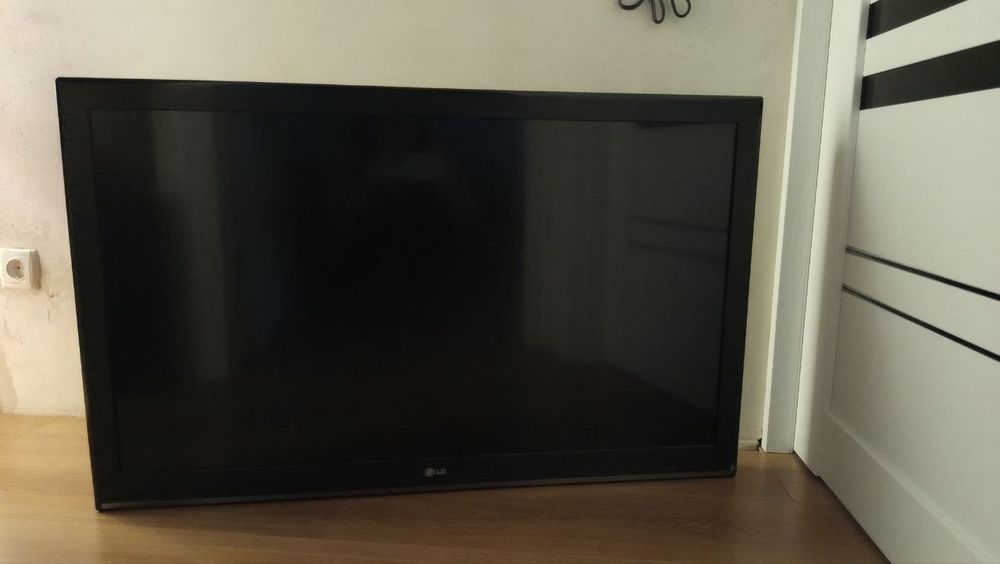 Продається телевізор LG 42"