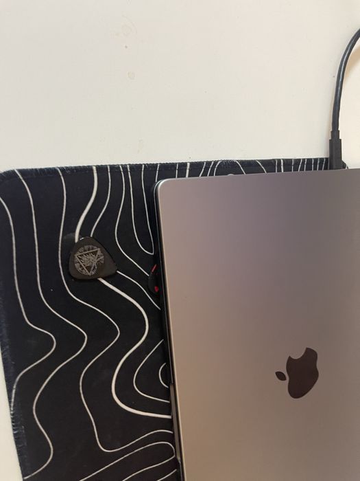 Macbook pro 14 m3 512gb