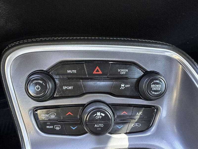 2019 Dodge Challenger SXT