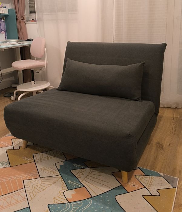 Sofa / Kanapa szara, rozkładana. Stan bardzo dobry. Sklum