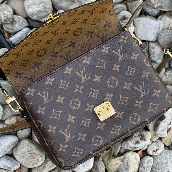 Женская сумка Louis Vuitton Pochette Métis Monogram Reverse