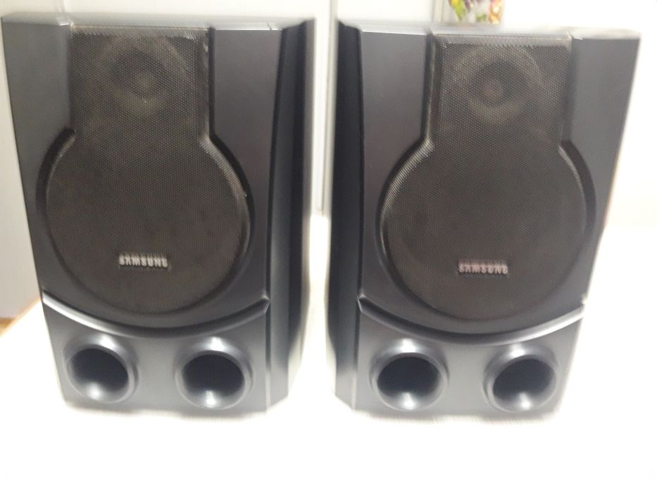 Акустические колонки от музыквльного центра " Самсунг "цен размер "Сам