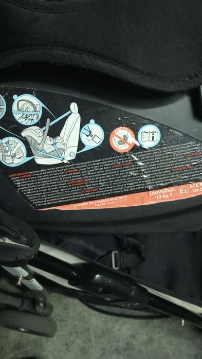 Carrinho de bebe com ovo