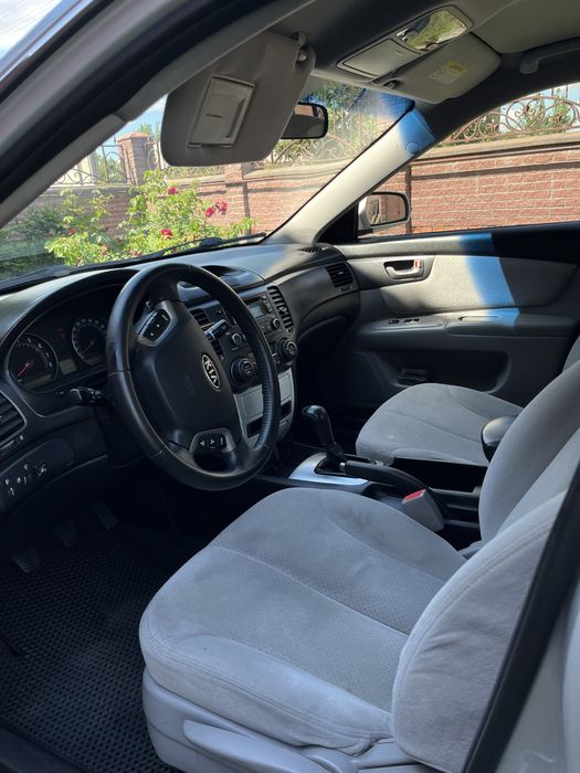 Продам авто Kia Magentis 2008 2.0 газ/бензин в хорошому стані.
