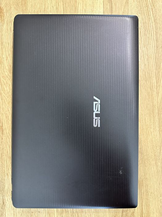 Ноутбук ASUS , 256 SSD, 15.6 дюйма екран, 8gb DDR, 2 gb video.