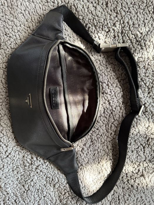 Бананка,сумка,сумка через плече Guess