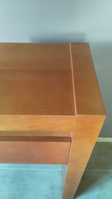 Consola/móvel para entrada