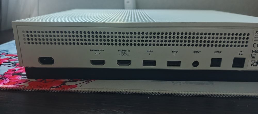 Xbox one s колір білий+джойстик