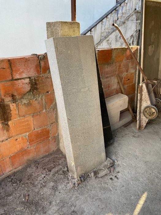 Placa Maciça de Granito Cinza (Espessura 14cm)