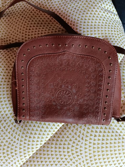 Bolsa tira colo castanha