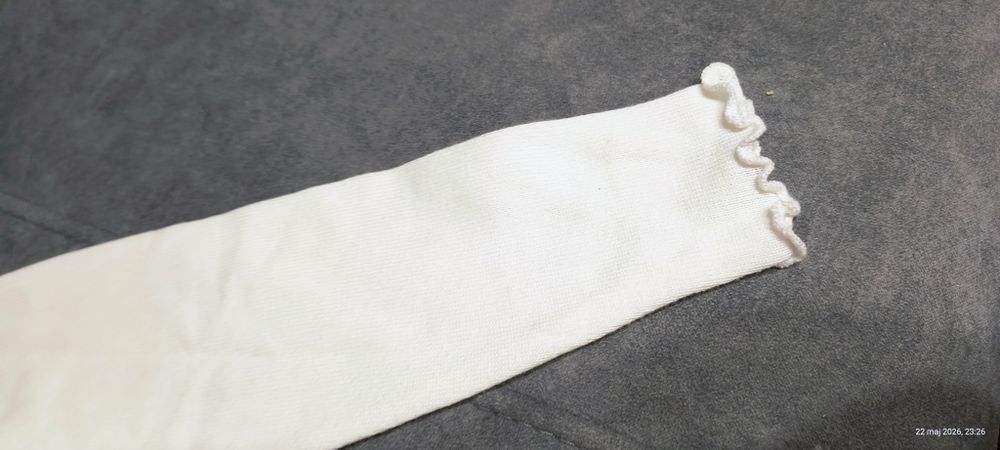 Sweterek nowy z metką 104