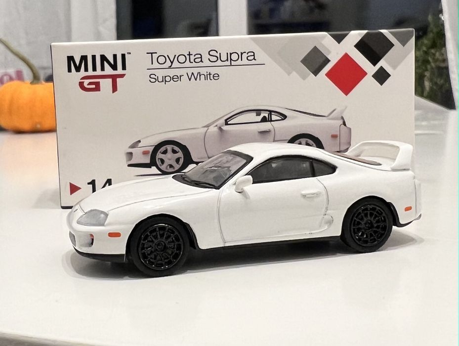 Mini GT No. 14 Toyota Supra A80 White - swapped wheels
