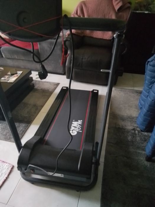 Treadmill with warranty, used only for 4 months64751967582466123