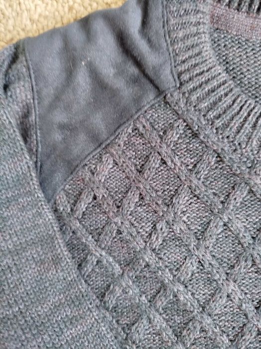 Sweter dla chłopca r 128cm