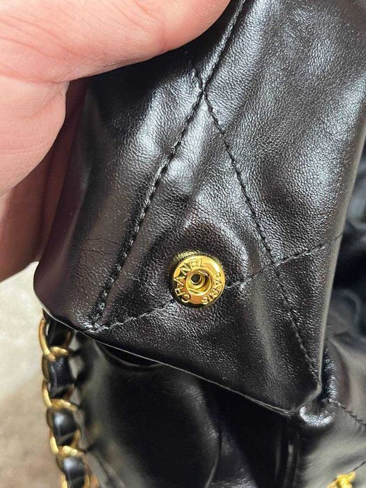 Сумка chanel medium 22 из черной телячьей кожи