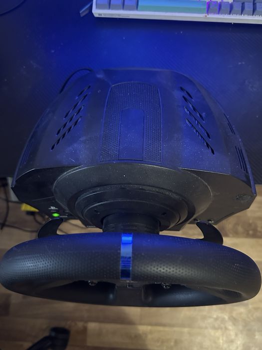 Продам руль Thrustmaster t300 RS