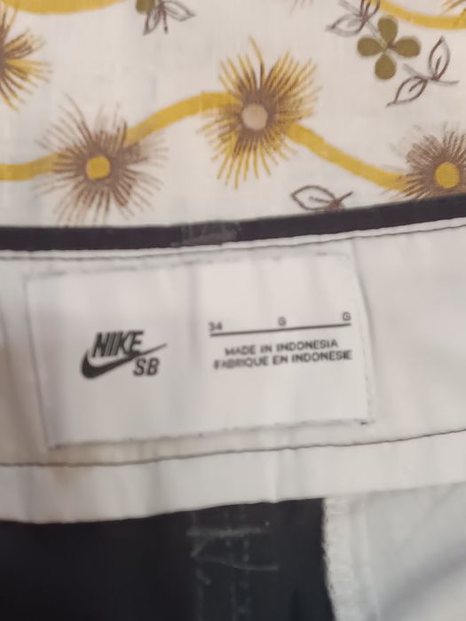 Продам мужские шеи Таны Nike cargo