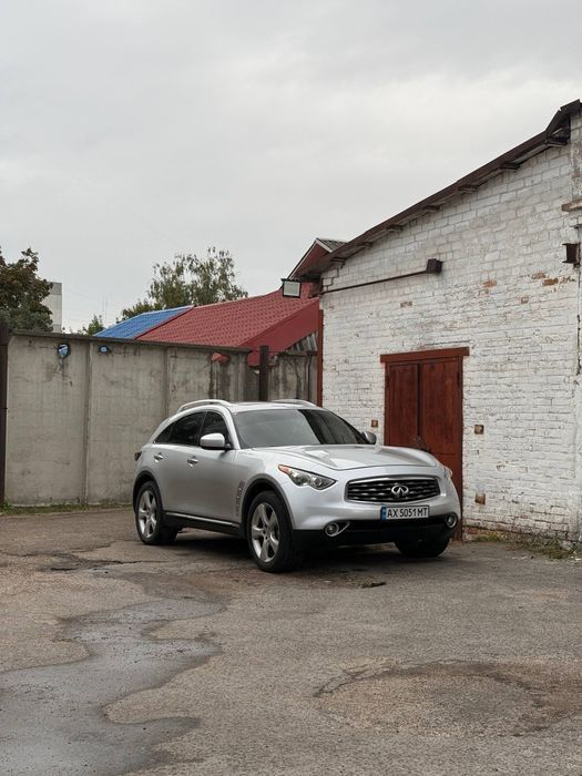 Продам Infiniti fx35