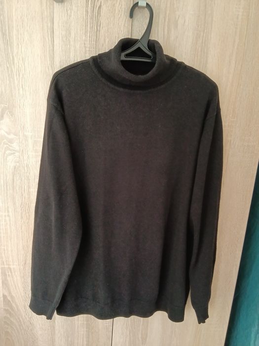 Гольф мужской чёрный.