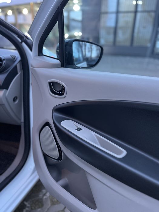 Renault Zoе 2015 максимальна комплектація