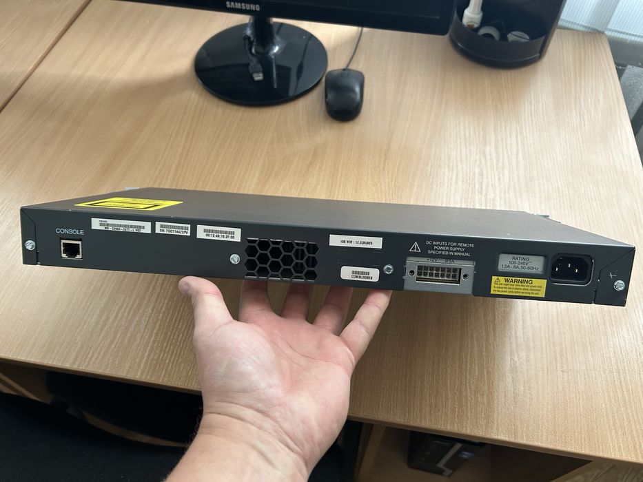 Продам комутатор керований Catalyst 2960