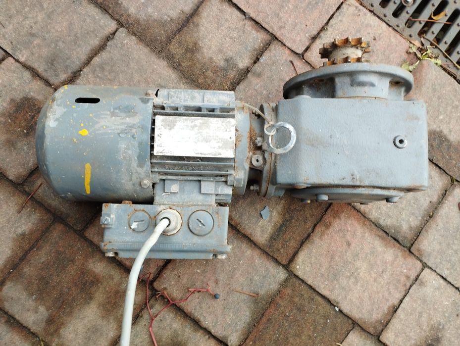 Motoreduktory 0.55 kv i 1.1 kv