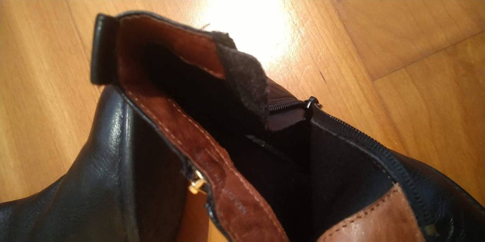 Botas em pele como novas