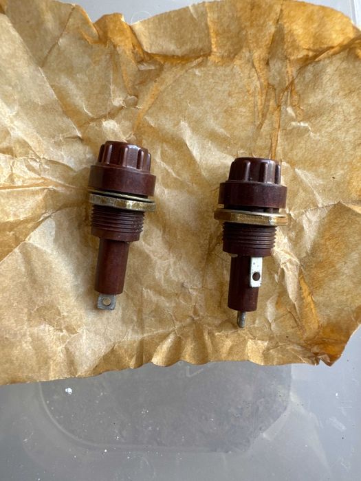 Тримач запобіжника ДВП4-2, ДВП4-1