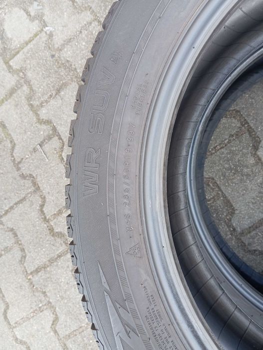 2szt zimówki nokian WR SUV-4,  235/50/19 99V