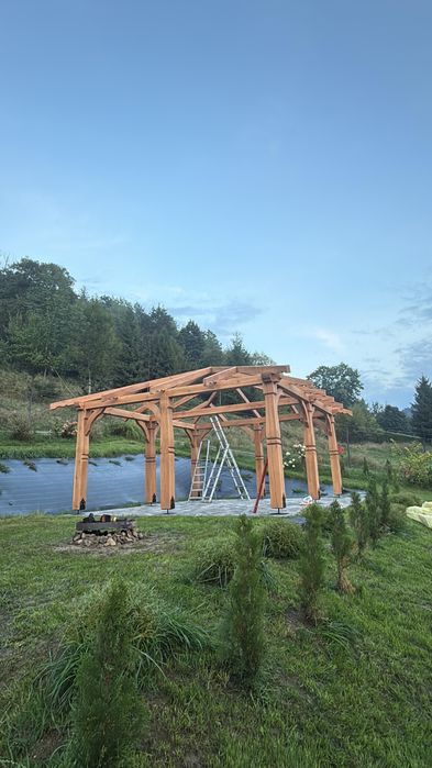 Konstrukcja Wiata na auta carport zdobiona lub gładka