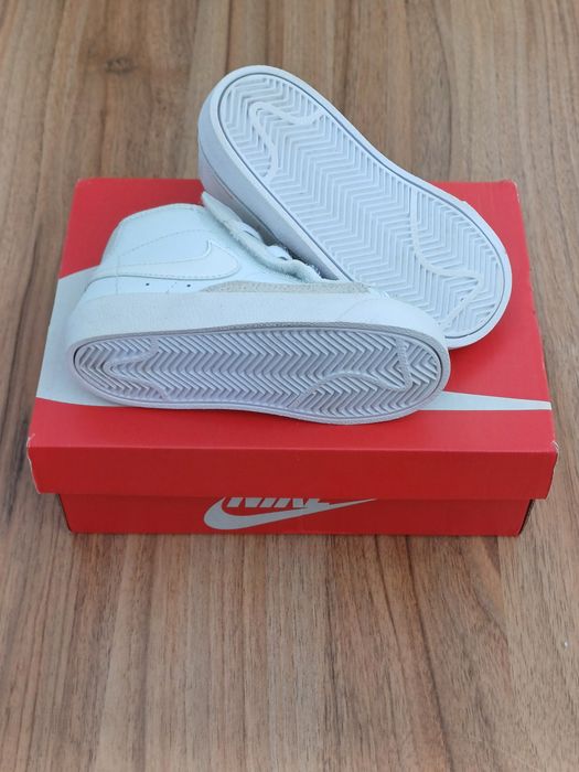 Nike Blazer Mid дитячі демі хайтопи високі кросівки білі кеди НОВІ 24-25р