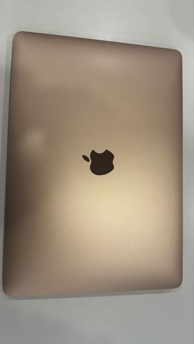 MacBook Air 13” M1 (2020) – 8GB RAM / 256GB SSD