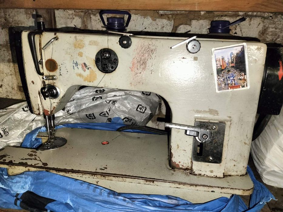 Продам промышленную швейную машинку